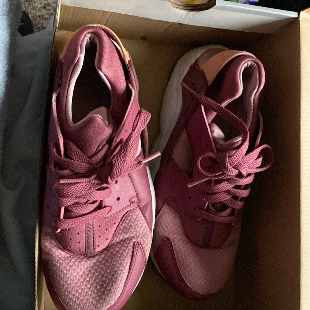 Sneaker that your kids can use for outside playing I can clean the sides of more